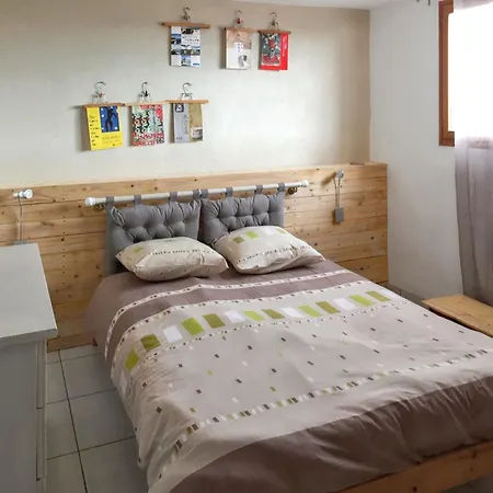 Maison Charmante A Avec Jardin Et Aire De Jeux. *