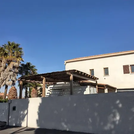 Holiday home Maison Charmante A Avec Jardin Et Aire De Jeux.