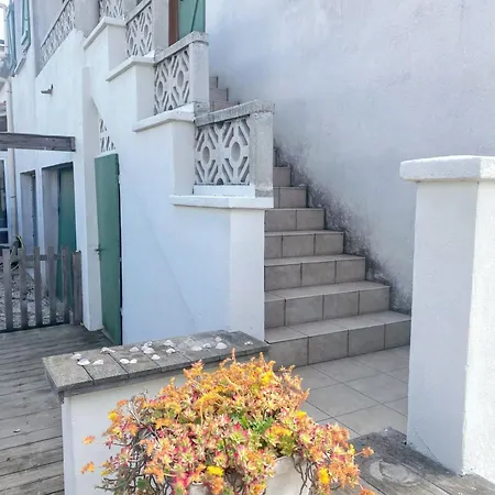 Maison Charmante A Avec Jardin Et Aire De Jeux. * Agde