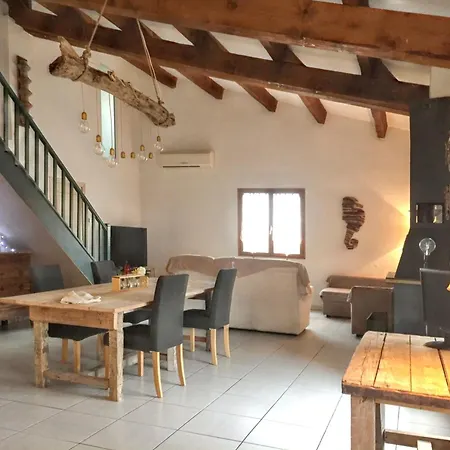 Maison Charmante A Avec Jardin Et Aire De Jeux. Prázdninový dům Agde