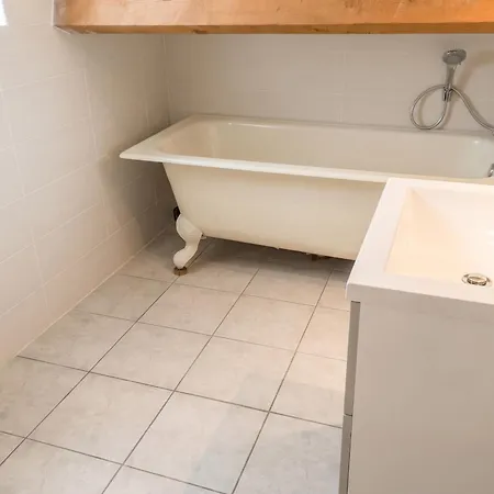 Maison Charmante A Avec Jardin Et Aire De Jeux. 別荘 *