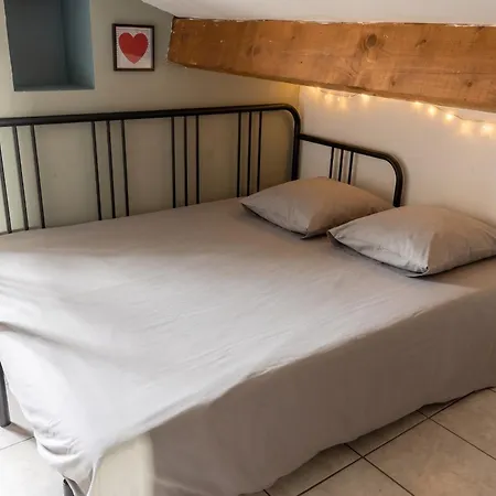 Prázdninový dům Maison Charmante A Avec Jardin Et Aire De Jeux.