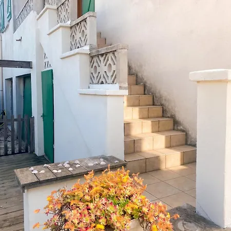 Maison Charmante A Avec Jardin Et Aire De Jeux. 別荘